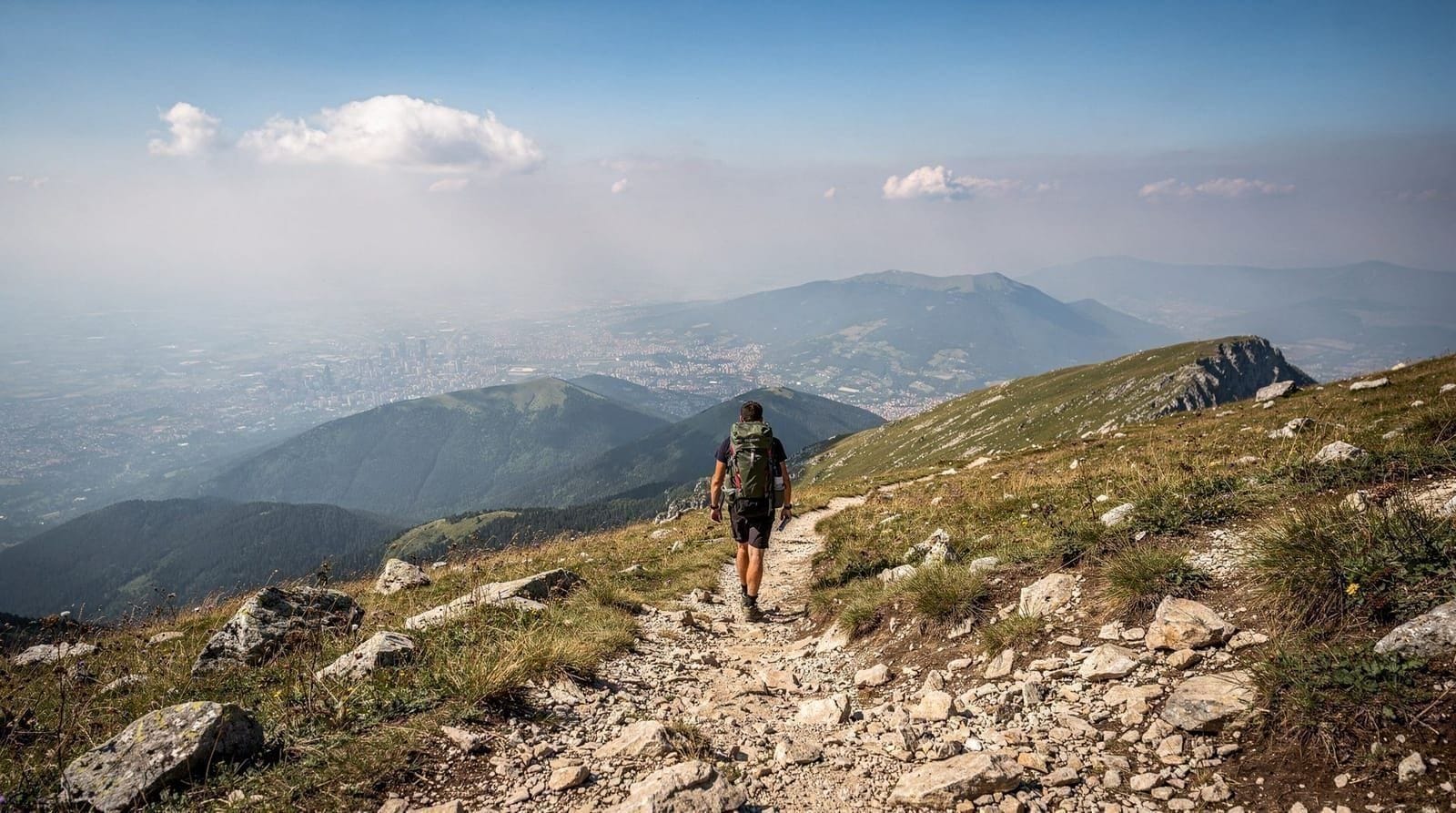 Senderismo de un día en la Montaña Vitosha: rutas, dificultad y qué esperar — Guía práctica para hacer senderismo en Vitosha desde Sofía: rutas, telecabina, p